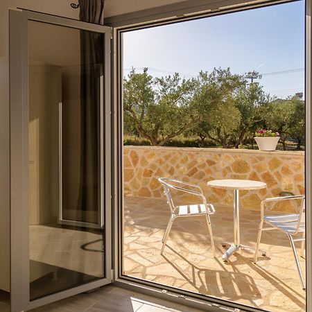 Denise Studios And Apartments Αργάσι Εξωτερικό φωτογραφία
