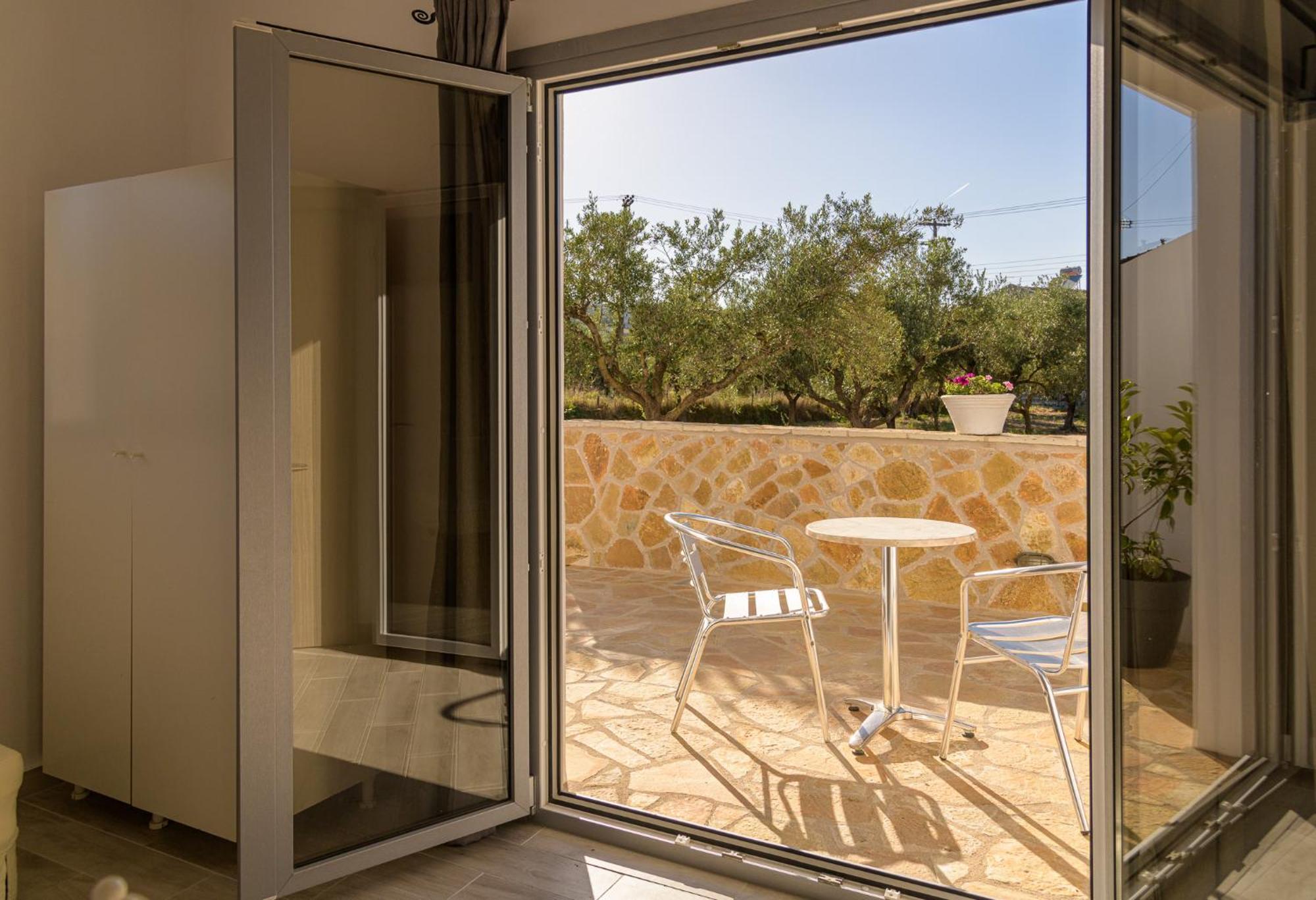 Denise Studios And Apartments Αργάσι Εξωτερικό φωτογραφία